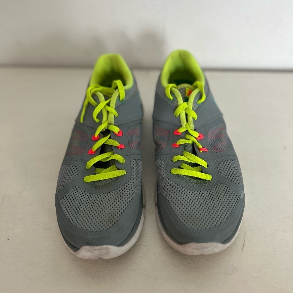 Nike Women’s Sneakers

Size 8